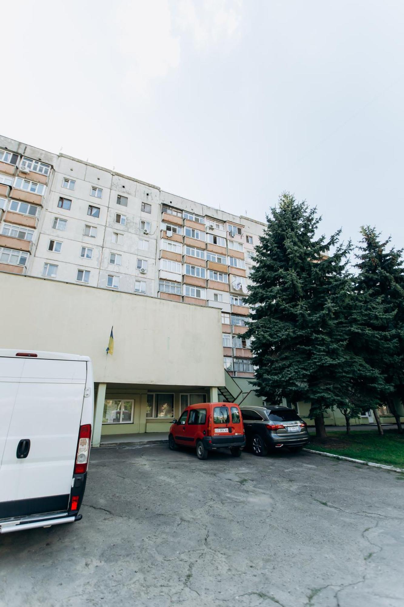 Luxury Family On Golovna: Prime Border Route Location Apartment Chernivtsi