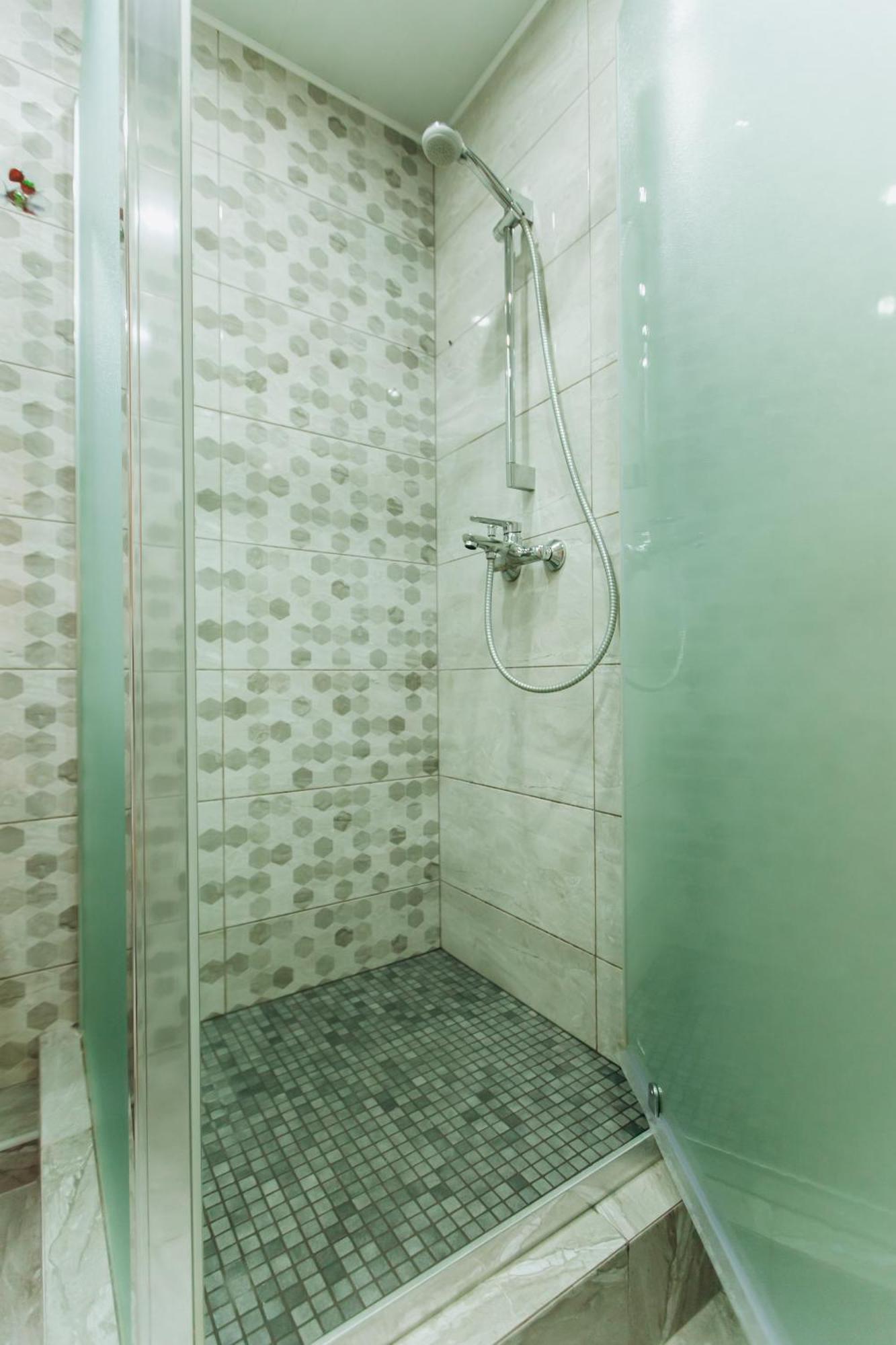 Luxury Family On Golovna: Prime Border Route Location Apartment